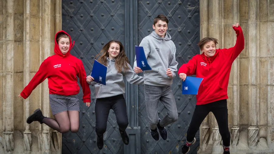 Nový podcast pro mladé Amen, kámo! Jaké další plody přinesla synoda mládeže?